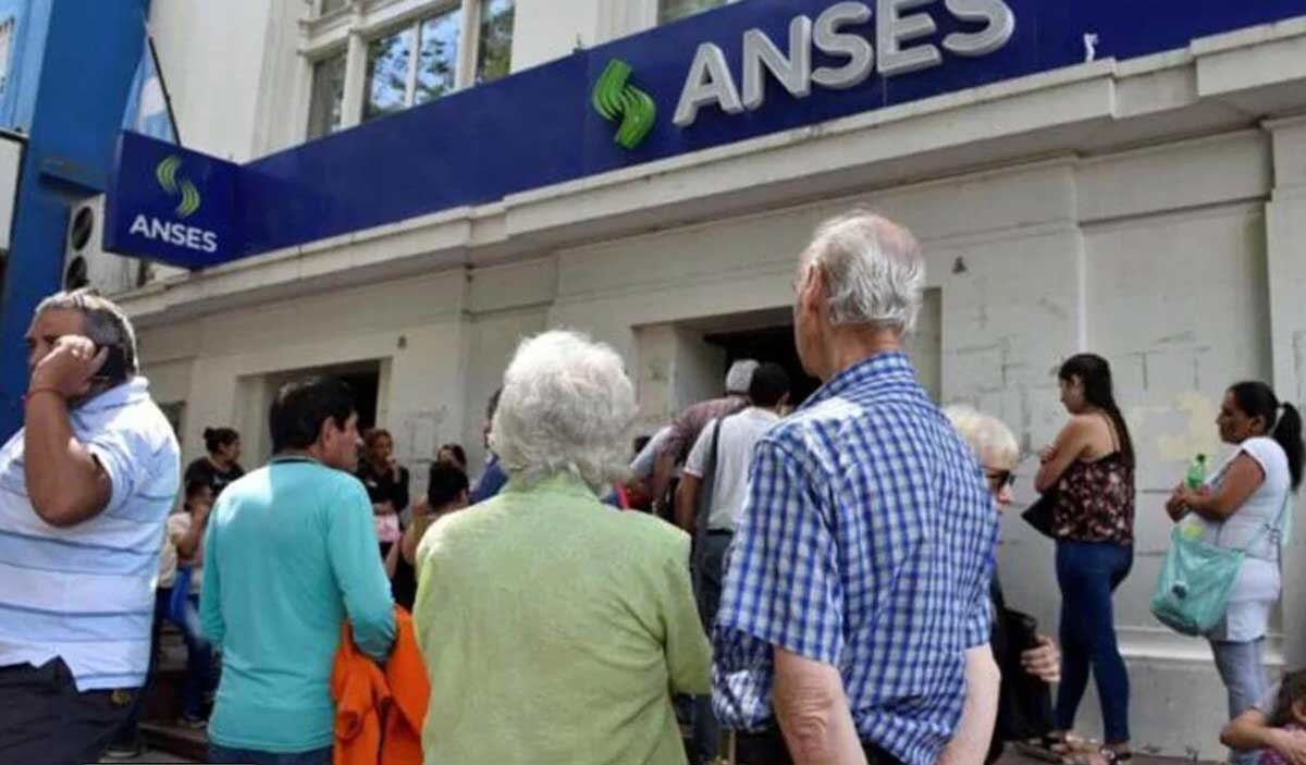 La excelente noticia de ANSES: quiénes cobrarán bonos de $70.000, $60.000 y $50.000 a fines de mayo