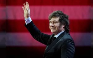 Con fuerte presencia militante, La Libertad Avanza festejó el triunfo legislativo que intensifica la interna