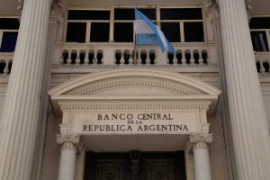 El Banco Central ya ofrece comprar dólares a $1.000: cuál es la audaz jugada del Gobierno