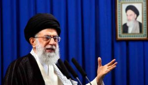 Quién era Alí Jameneí, el líder supremo de Irán por más de 30 años: su vínculo con Argentina