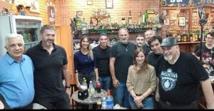 Emotivo homenaje a Malvinas en el emblemático Café Miravalles